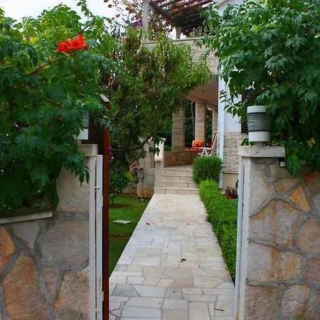 Lantana Apartment Sumartin